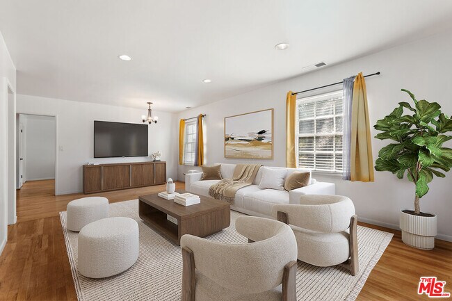 Building Photo - 8214 Creighton Ave