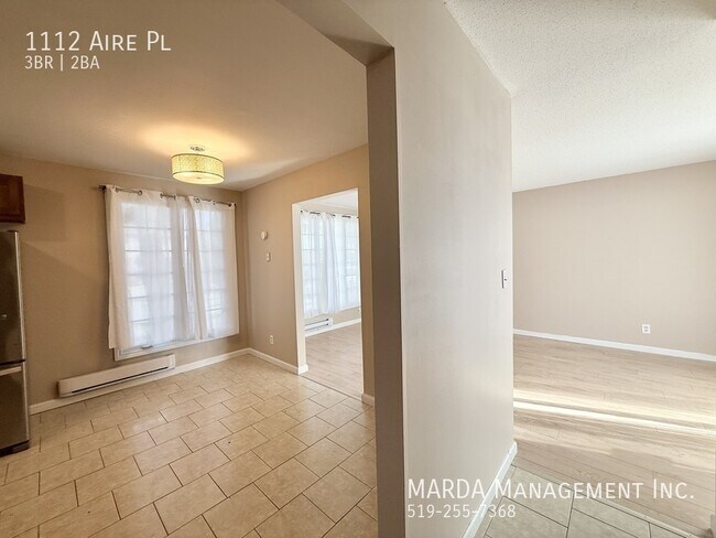 Photo du bâtiment - SPACIOUS 3 BED/2 BATH HOME IN RIVERSIDE + HYDRO & WATER!