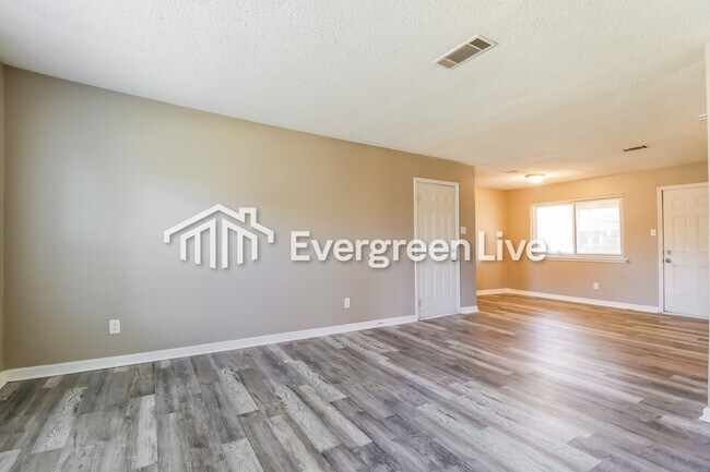 Building Photo - 6 Wagon Cir