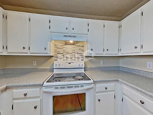 Building Photo - 2926 Windemere Dr