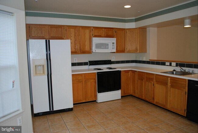 Foto del edificio - 6176 Silver Arrows Way