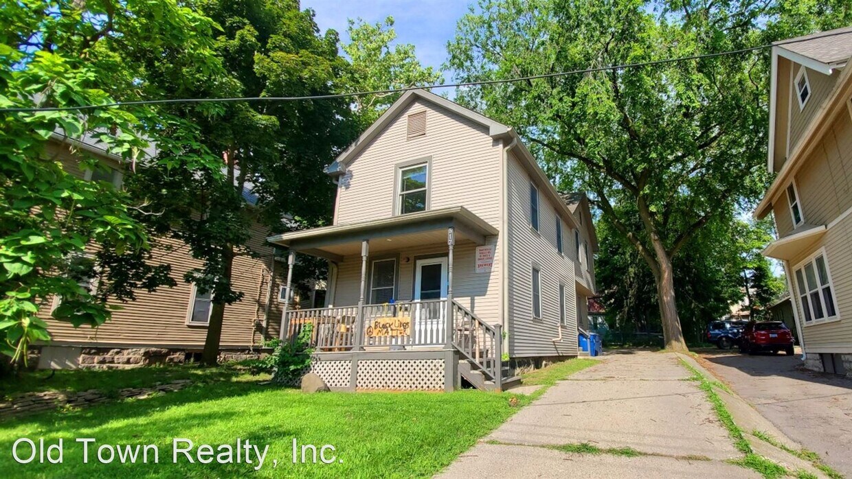 Primary Photo - 6 br, 2.5 bath House - 517 S. Fourth