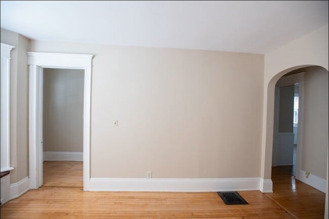 Foto del edificio - 2728 N Murray Ave