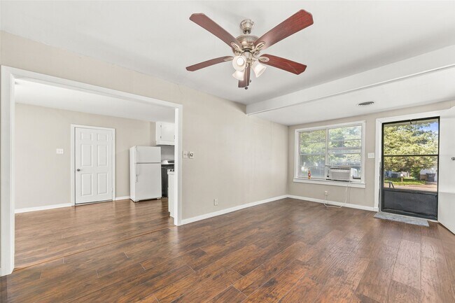 Foto del edificio - 1205 Ewing St