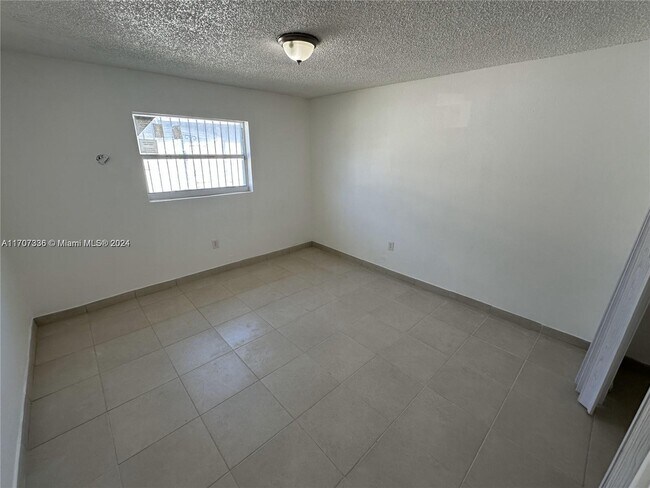 Foto del edificio - 424 NW 13th St