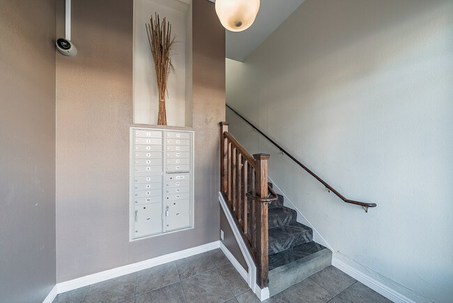 Interior Photo - 441 Virginia St
