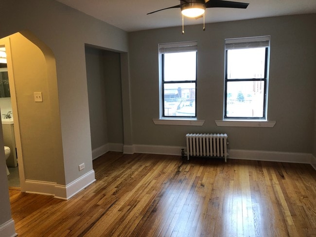 Foto del edificio - 3149 N Springfield Ave