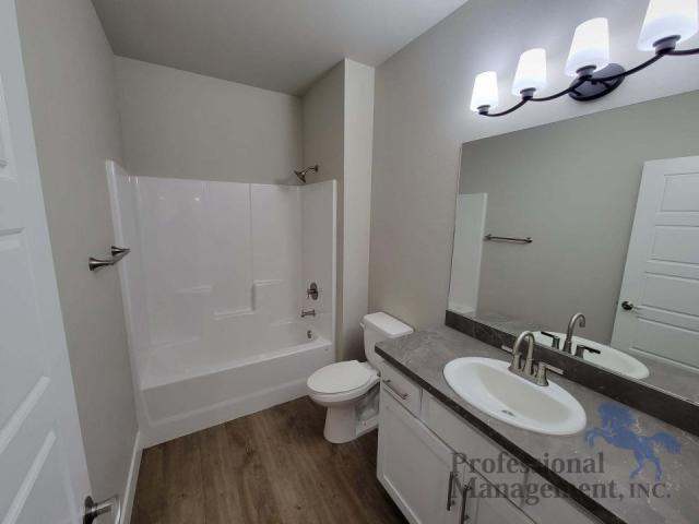 Building Photo - 3 bedroom in Billings MT 59106