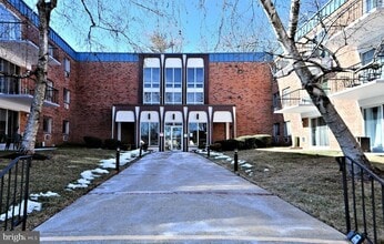 Building Photo - 120 N Bethlehem Pike