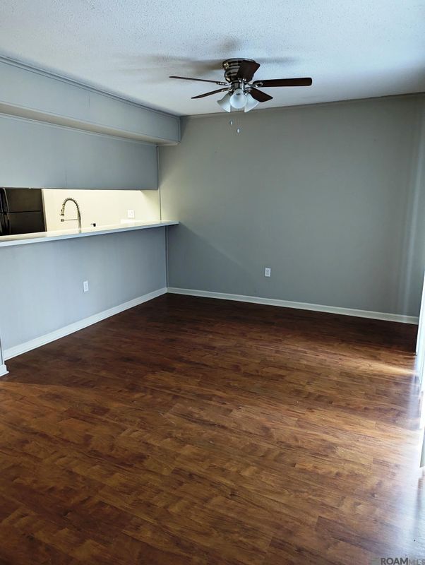 Foto del edificio - 2122 Stonehenge Ave