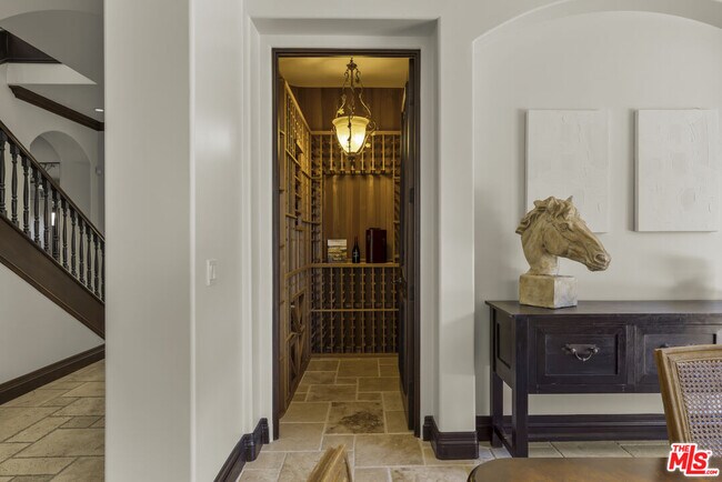 Building Photo - 25262 Prado Del Grandioso