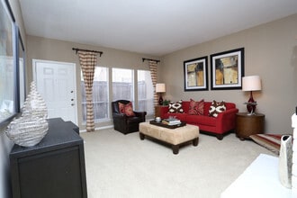 Woodlake Oaks Apartments photo'