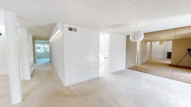Building Photo - 850 S Orange Grove Blvd