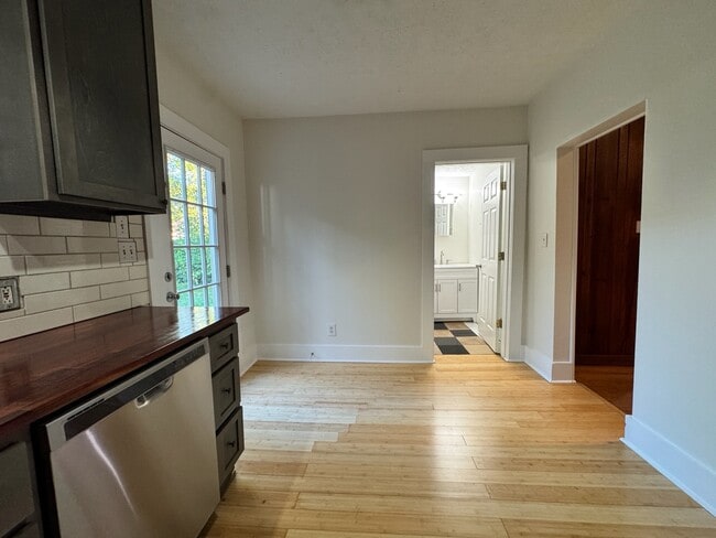 Building Photo - 617 Hiawassee Ave