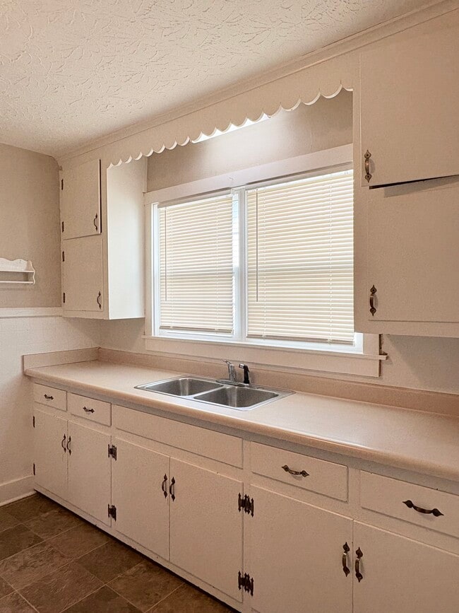 Foto del edificio - 1428 Nutwood St