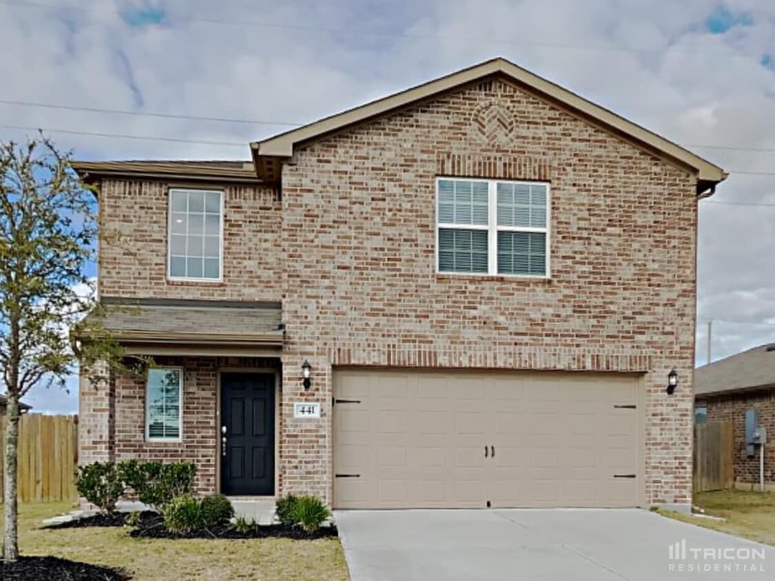 Primary Photo - 441 Palomino Stand Dr
