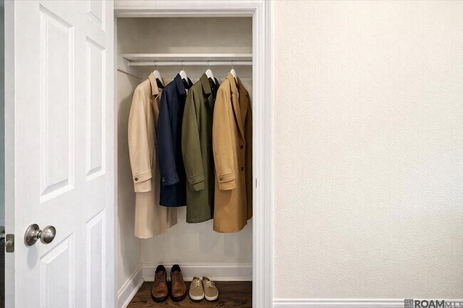 Foto del edificio - 12360 Warwick Ave