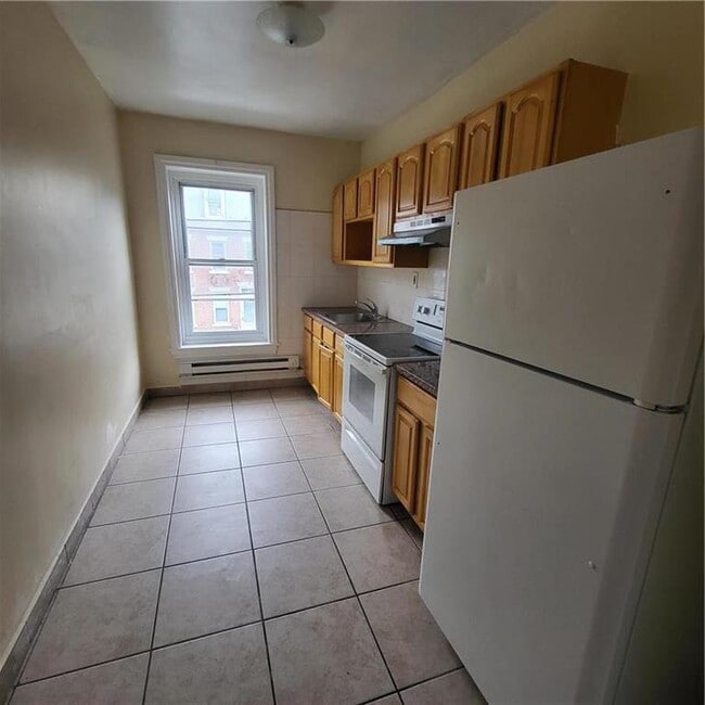 Building Photo - 136 N 11th St