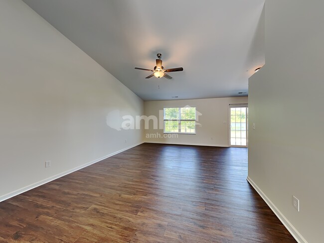 Building Photo - 3540 Miesha Dr