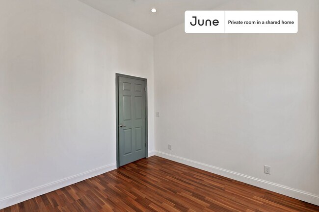 Foto del edificio - Room in Shared 4 bed/1 bath home