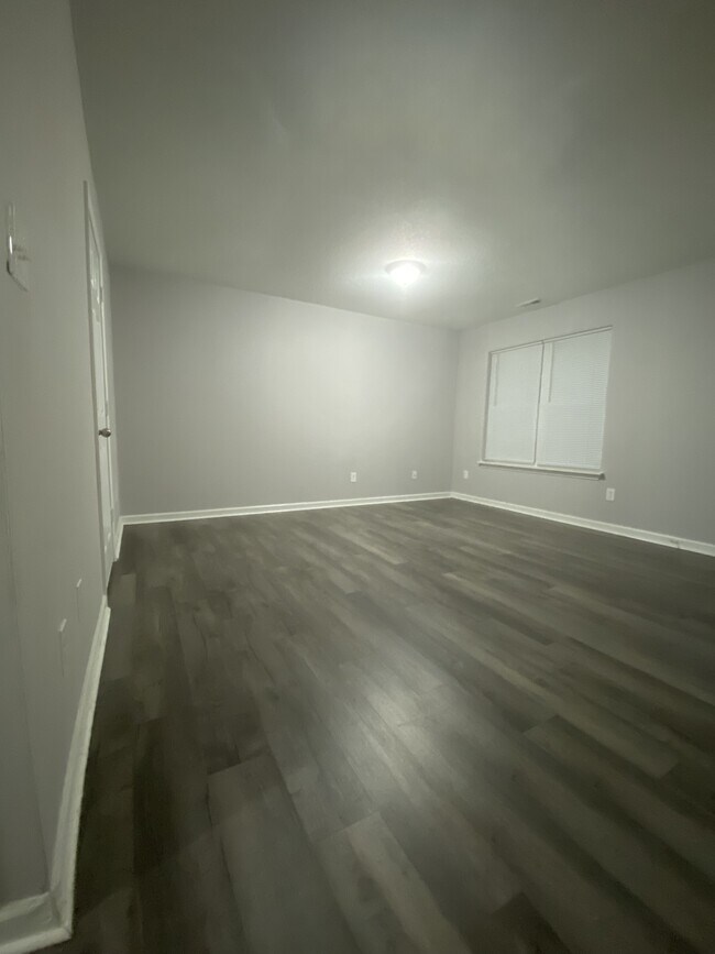 Foto del edificio - 211 N Pryor St