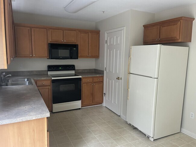 Building Photo - 1022 Granite Ct