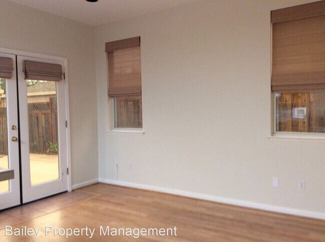 Foto del edificio - 3 br, 2.5 bath House - 305 Village Circle