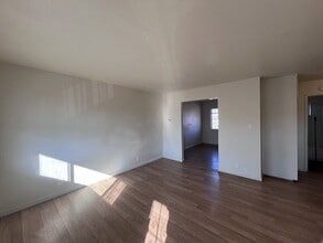 Building Photo - 3720 Astoria St