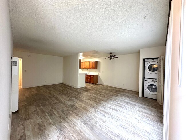 Foto del edificio - 12117 Pacific Ave