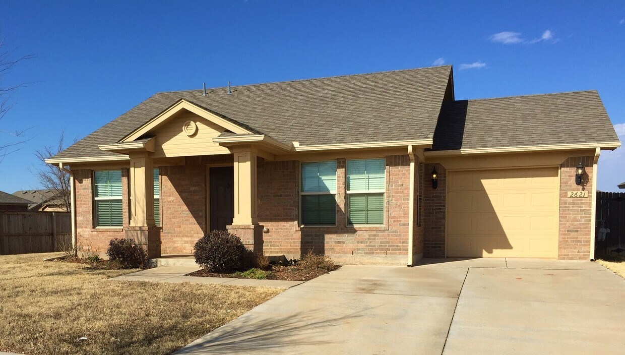 Foto principal - 2621 NW 184th St