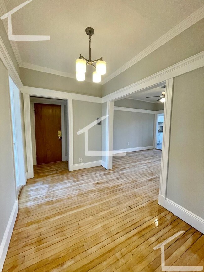 Building Photo - Really nice 2 bed in Allston......