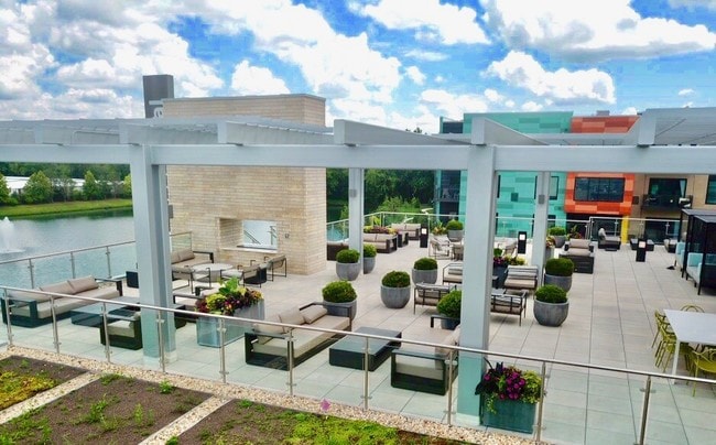 Building Photo - 444 Social