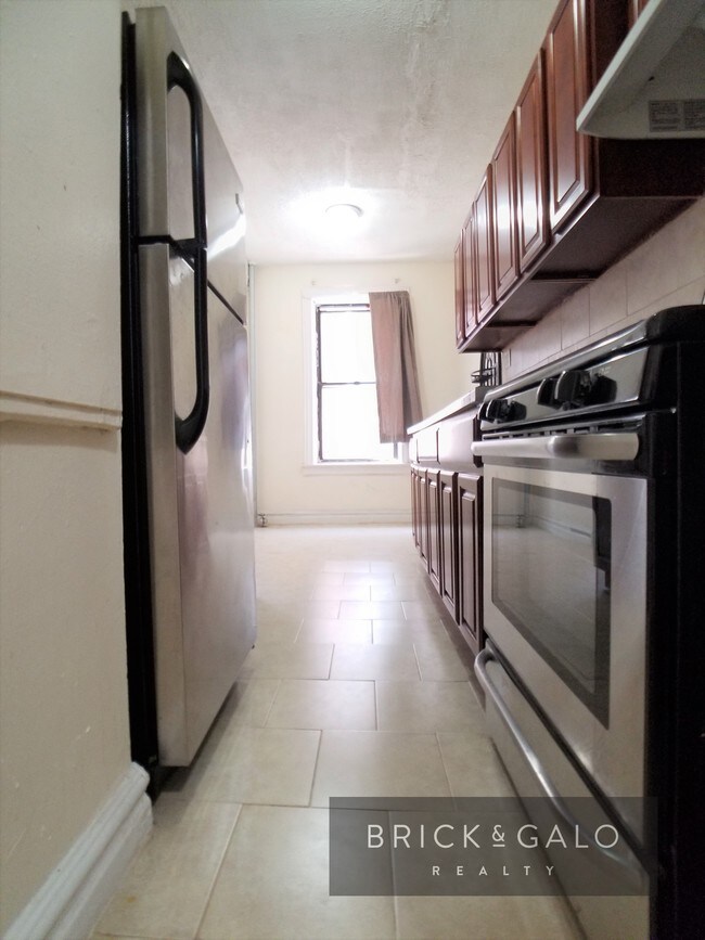 Building Photo - 180 Lenox Rd