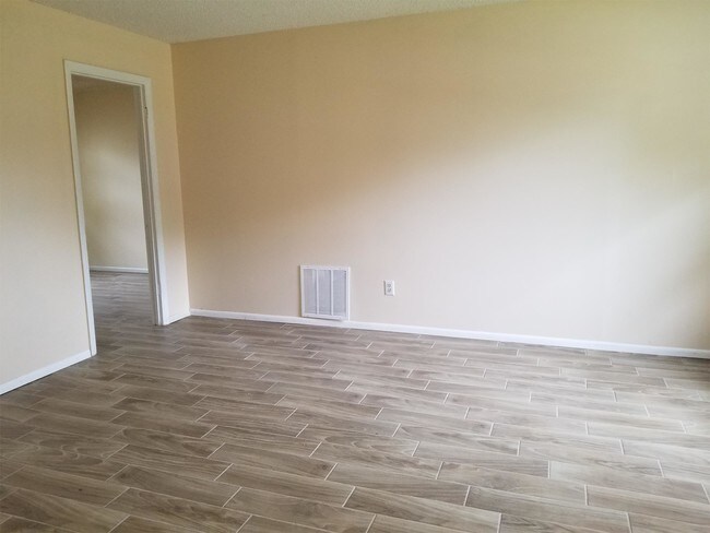 Building Photo - 7121 Timber Dr