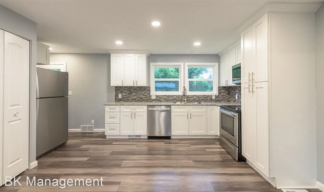 Building Photo - 3 br, 3 bath House - 1125 Windsor Drive