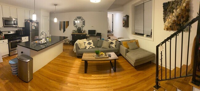 Foto del edificio - 3142 N Racine Ave