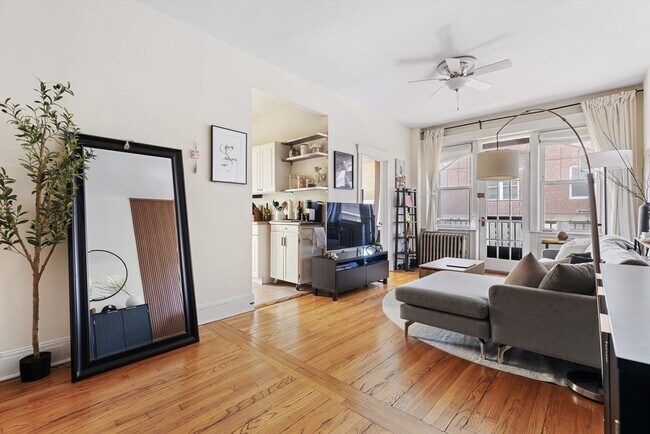 Foto del edificio - 242 S Huntington Ave
