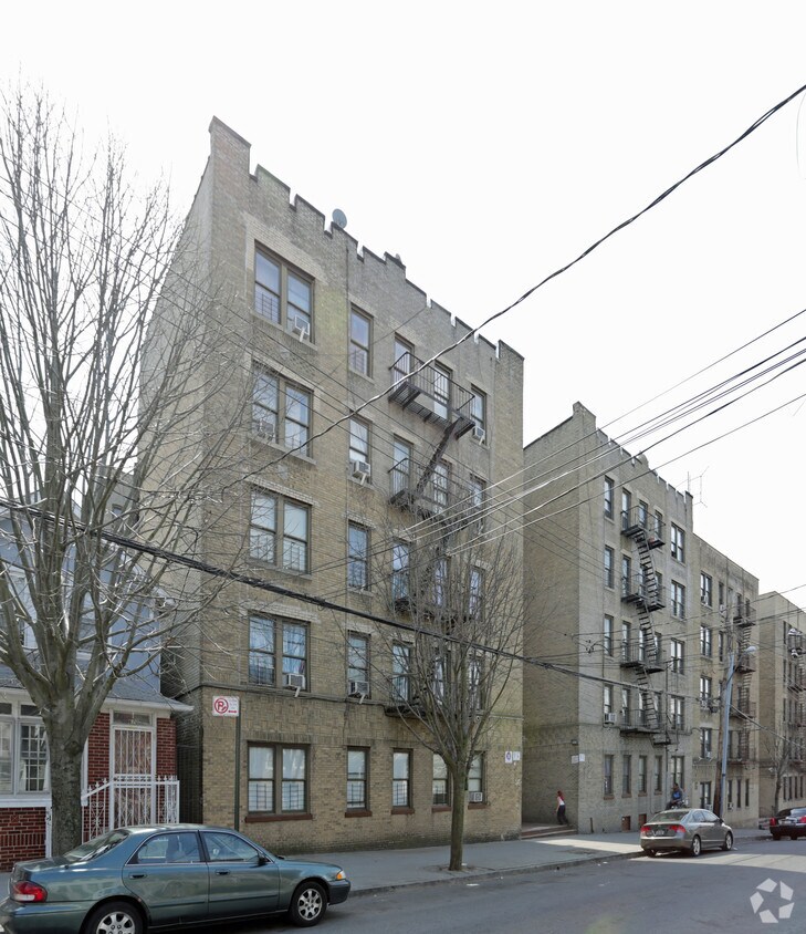 Primary Photo - 666 E 224th St