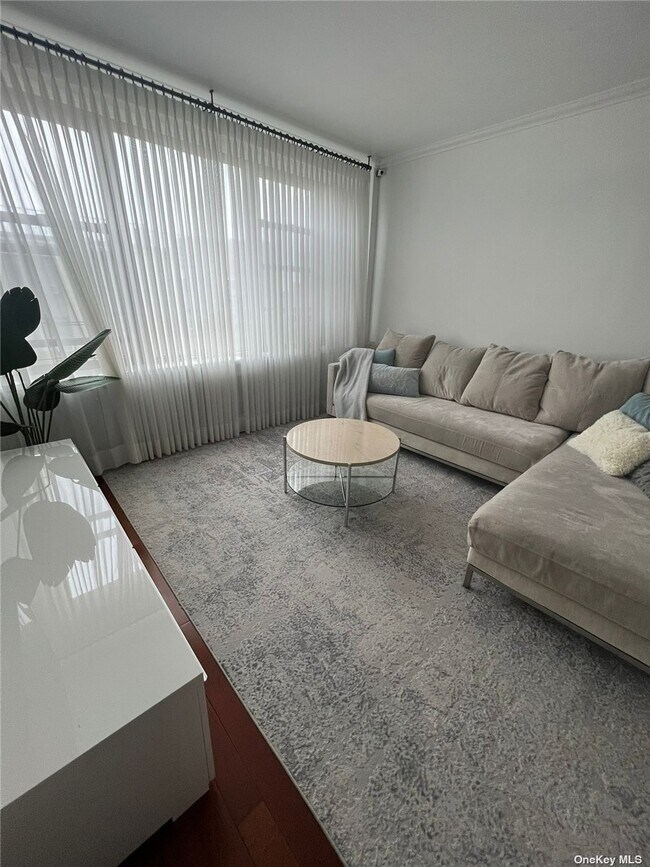 Foto del edificio - 98-41 64th Rd