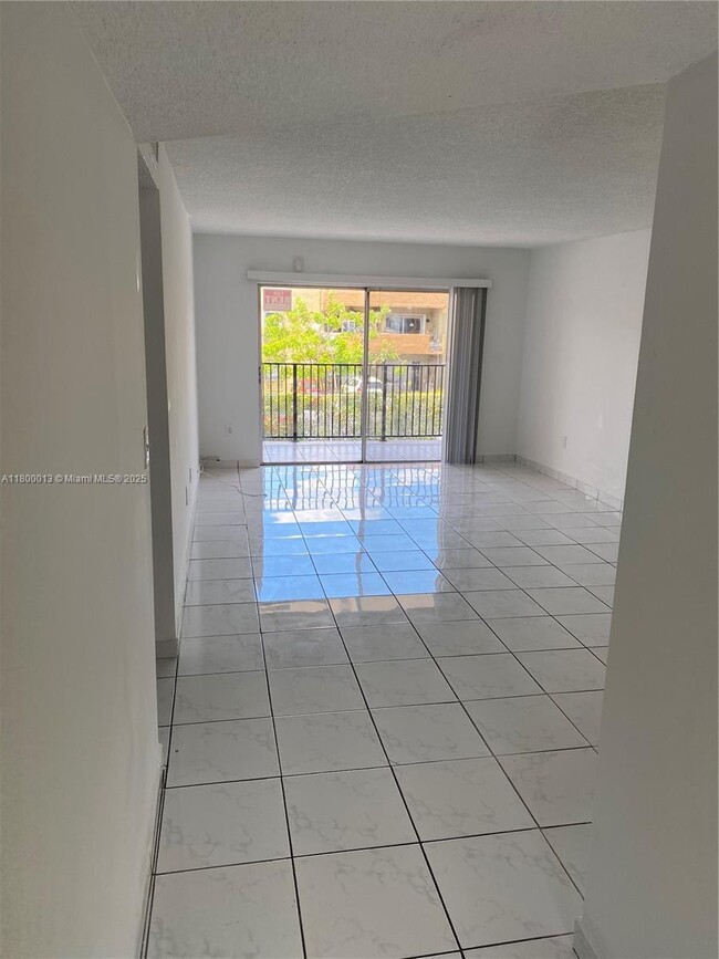 Foto del edificio - 1855 W 60th St