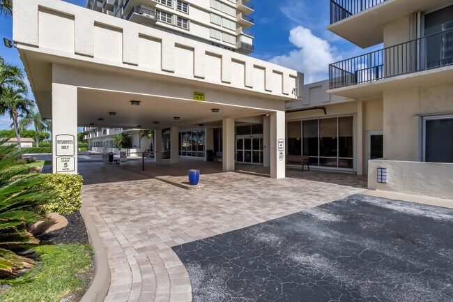 Building Photo - 2121 N Ocean Blvd