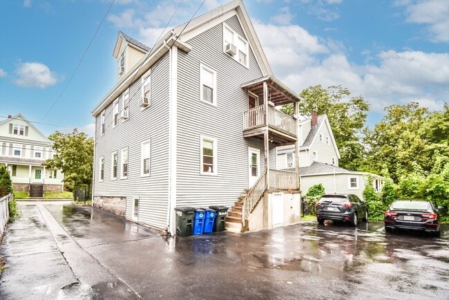 Building Photo - 82 Edwards St