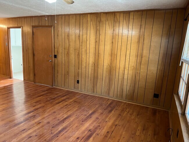 Foto del edificio - 2318 Tinnell Ct