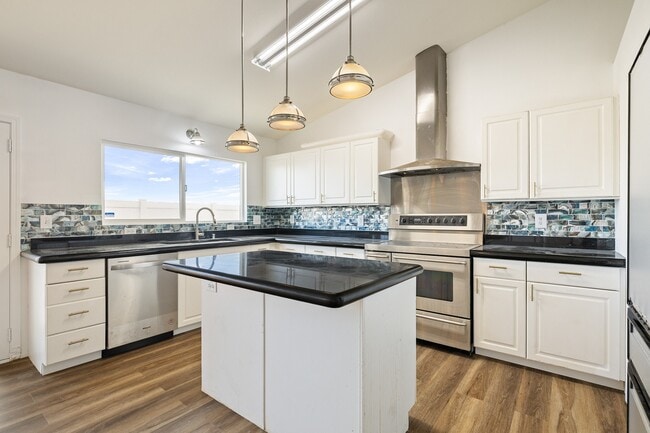 Photo - 3 bed plus Office room, 3 bathroom single family house.