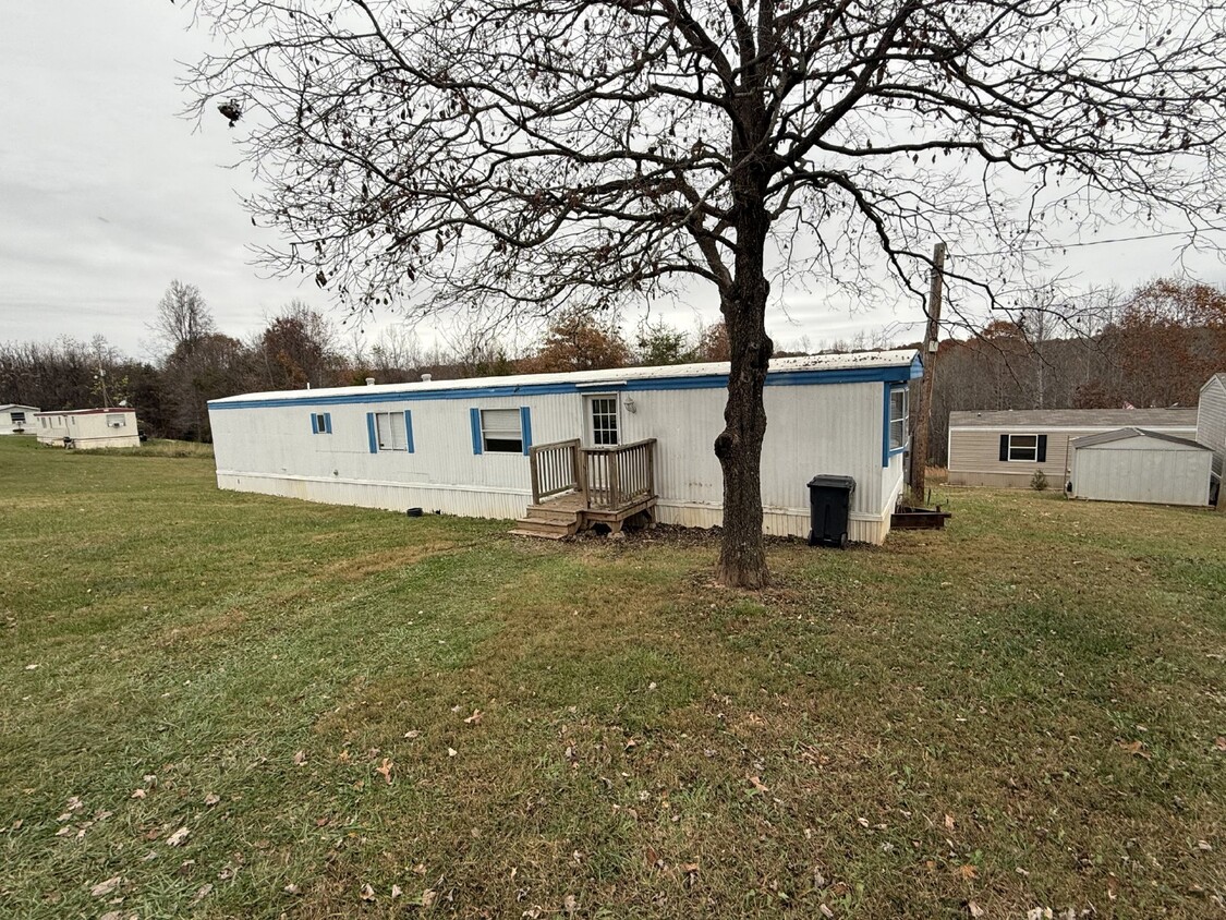 Foto principal - 2 Bedroom 1 Bath Mobile Home in Madison He...