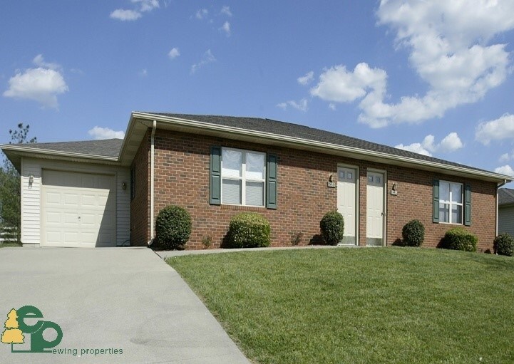 Foto principal - 10830 Country Club Rd