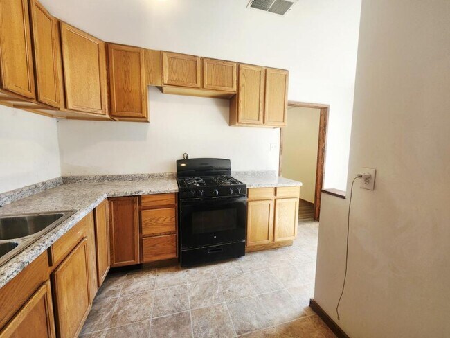 Foto del edificio - 1421 E 35th Ct