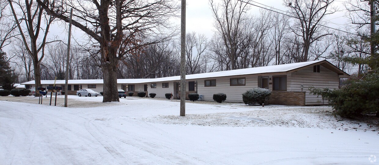 Primary Photo - El Dot Arms Apartments
