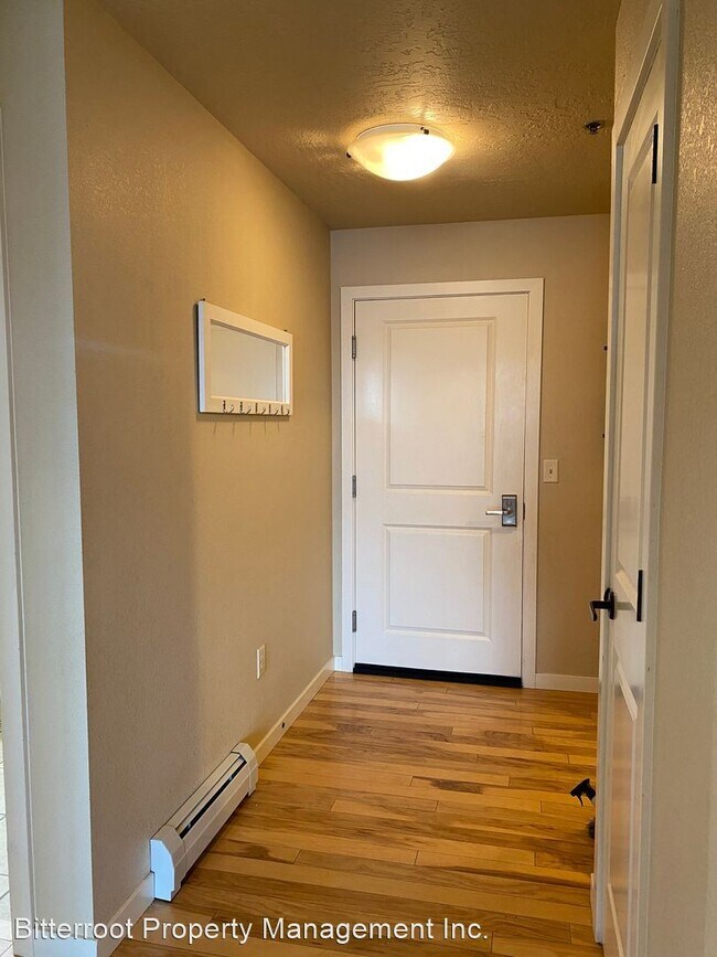 Building Photo - 2 br, 1 bath House - 2101 Dearborn #16