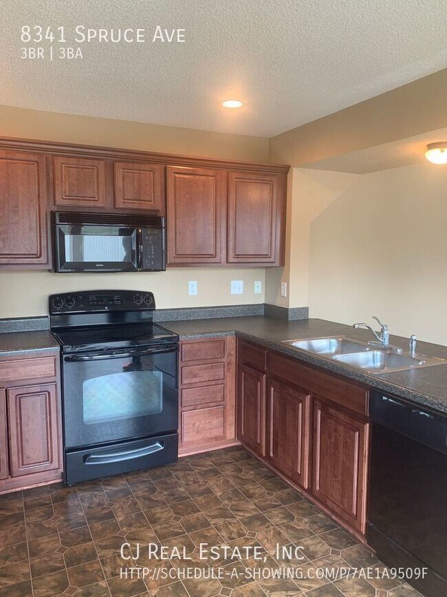 Foto del edificio - 8341 Spruce Ave